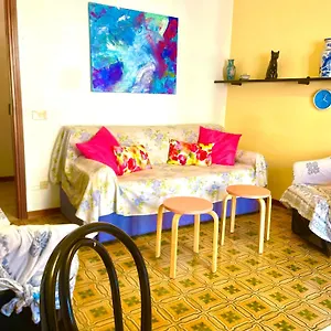 https://appartamento-200-m-mare.hotelitalianriviera.com